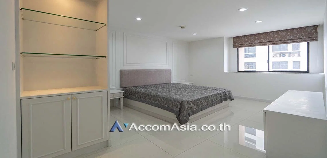 รูป 🔼🔽 AccomA 📩 Elegant wooden condominium with warm tones and dining alcove (23622) - รูปที่ 6/10