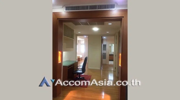 รูป 🔼🔽 AccomA 📩 Wood-accented condo with private balcony and cozy layout (1519142) - รูปที่ 6/9