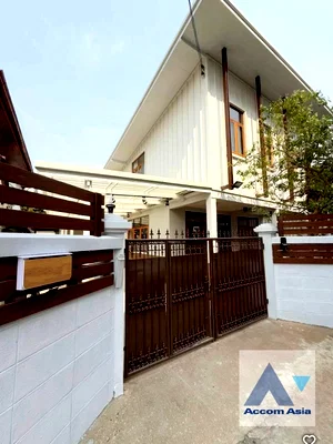 Houses for rent Khlong Toei : 🔼🔽 AccomA 📩 Home Office 5 BR House in Phra Khanong (AA44429)