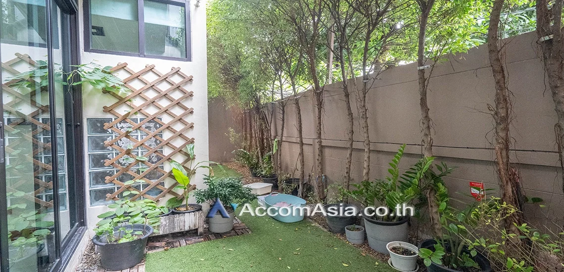 picture 🔼🔽 AccomA 📩 Renovated executive home with private pool in gated community (AA13419) - 11/19