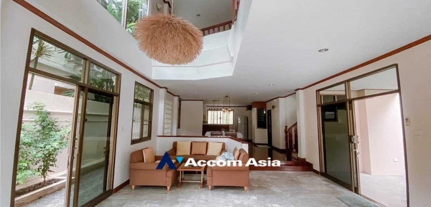 picture 🔼🔽 AccomA 📩  4 BR House in Khlong Toei (5001701) - 3/11