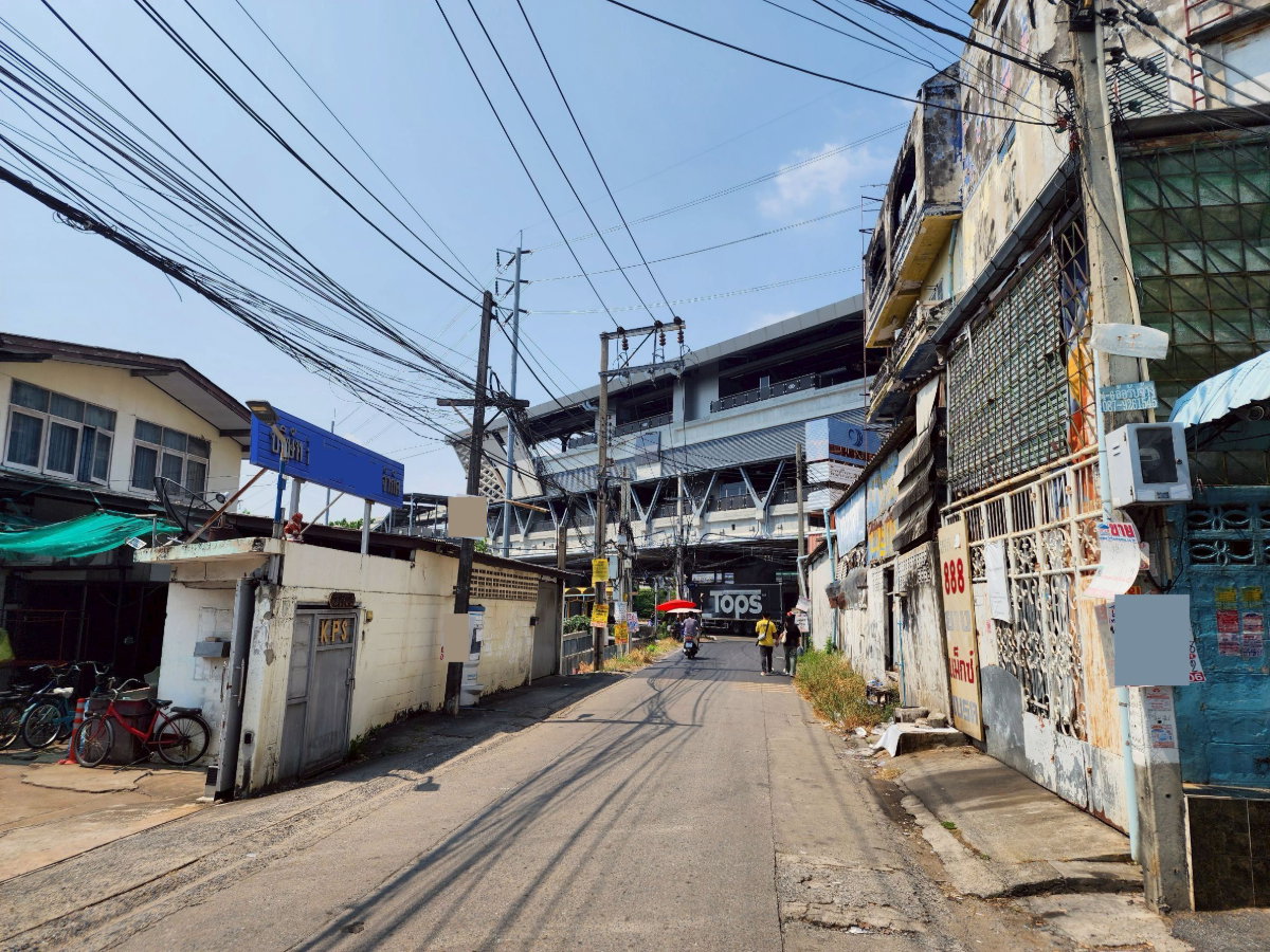 รูป ขายที่ดินพร้อมบ้านออฟฟิศ 378 ตร.วา แปลงมุม ติดรถไฟฟ้าสายสีชมพู สถานี กม.6  - รูปที่ 7/24