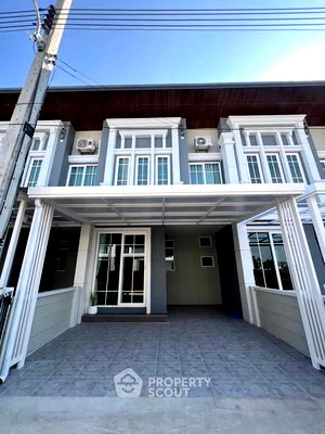 Condos for rent 700 Year Sports Arena Chiang Mai : 3-BR Condo at The Next 1 Ruamchok in Fa Ham (ID 2766726)