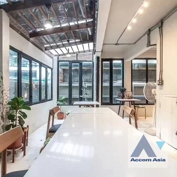 🔼🔽 AccomA 📩 Spacious Detached Home with Lofty Ceilings in Sathorn (AA30861)