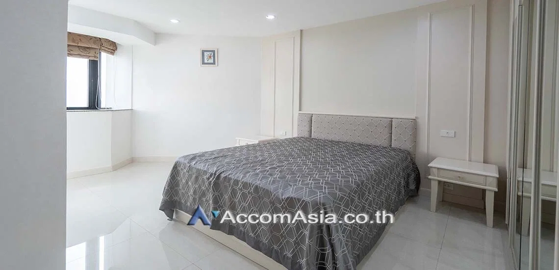 รูป 🔼🔽 AccomA 📩 Elegant wooden condominium with warm tones and dining alcove (23622) - รูปที่ 5/10