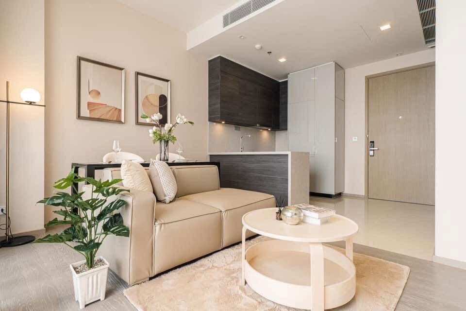 picture The ESSE                      Asoke  - 2/16