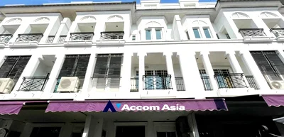 Townhouses for rent BTS On Nut : 🔼🔽 AccomA 📩 Pet friendly,Home Office 4 BR Townhouse @Leon Sukhumvit 62 (AA24309)
