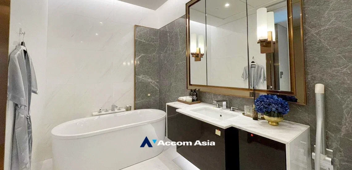 picture 🔼🔽 AccomA 📩  Luxury condo with stunning views and stylish light-toned interiors at Sindhorn Tonson (AA34280) - 15/20