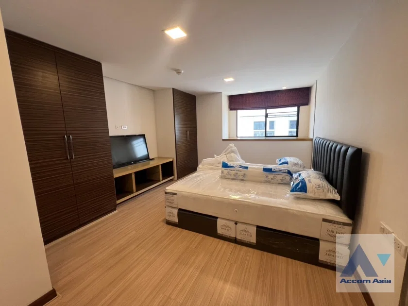 picture 🔼🔽 AccomA 📩 Warm wood-tone condominium with spacious layout at President Park (210079) - 13/18