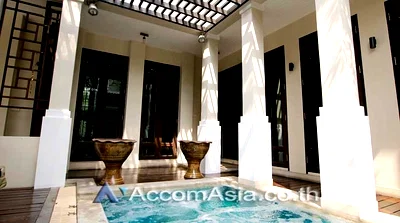 เช่าบ้านเดี่ยว ม.สวนดุสิต : 🔼🔽 AccomA 📩  4 BR House in Khwaeng Sam Sen Nai (97289)