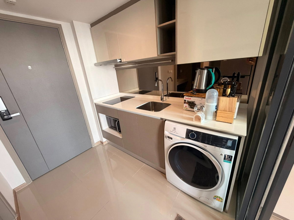 รูป ให้เช่า Ideo Rama 9 – Asoke | Duplex ชั้นสูง วิวเมือง | ใกล้ MRT 400 ม. - รูปที่ 9/15