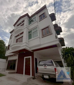 🔼🔽 AccomA 📩  5 BR House in Phra Khanong Nuea (AA27372)