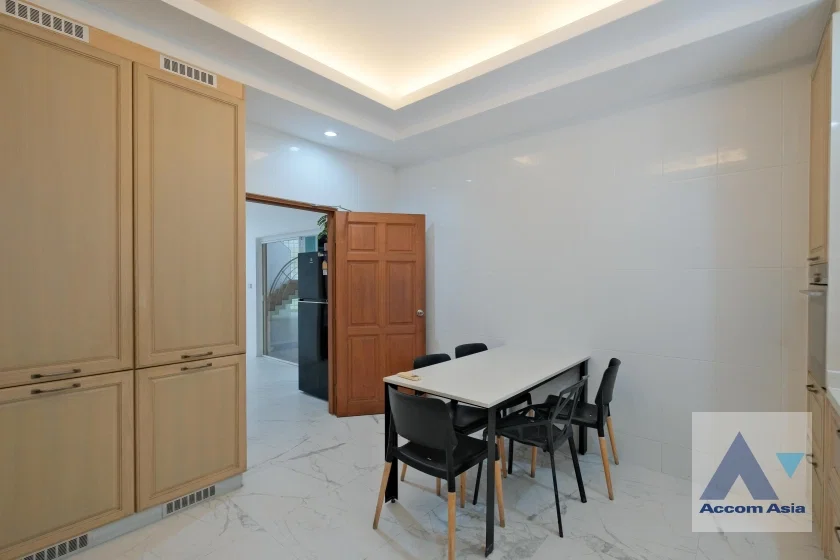 รูป 🔼🔽 AccomA 📩 Pet friendly,Private Swimming Pool 4 BR House in Phra Khanong Nuea (AA18616) - รูปที่ 10/20