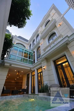 🔼🔽 AccomA 📩 Private Swimming Pool 4 BR Townhouse @The Boulevard Ekkamai 22 (AA36336)