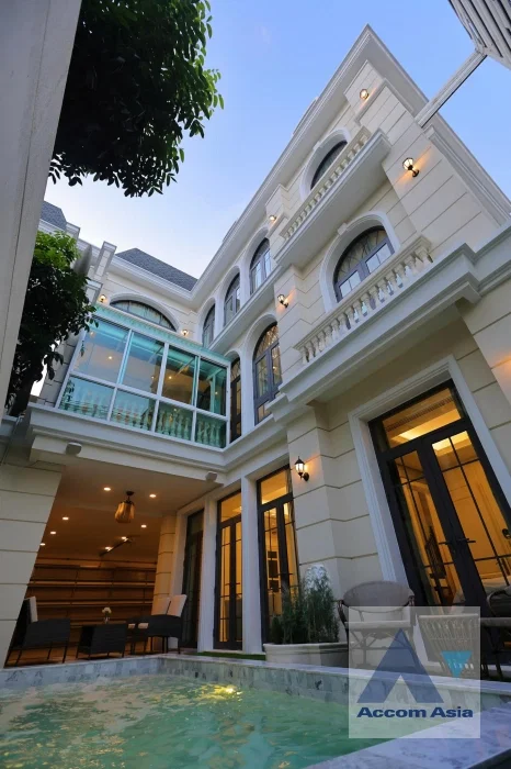 รูป 🔼🔽 AccomA 📩 Private Swimming Pool 4 BR Townhouse @The Boulevard Ekkamai 22 (AA36336) - รูปที่ 1/20