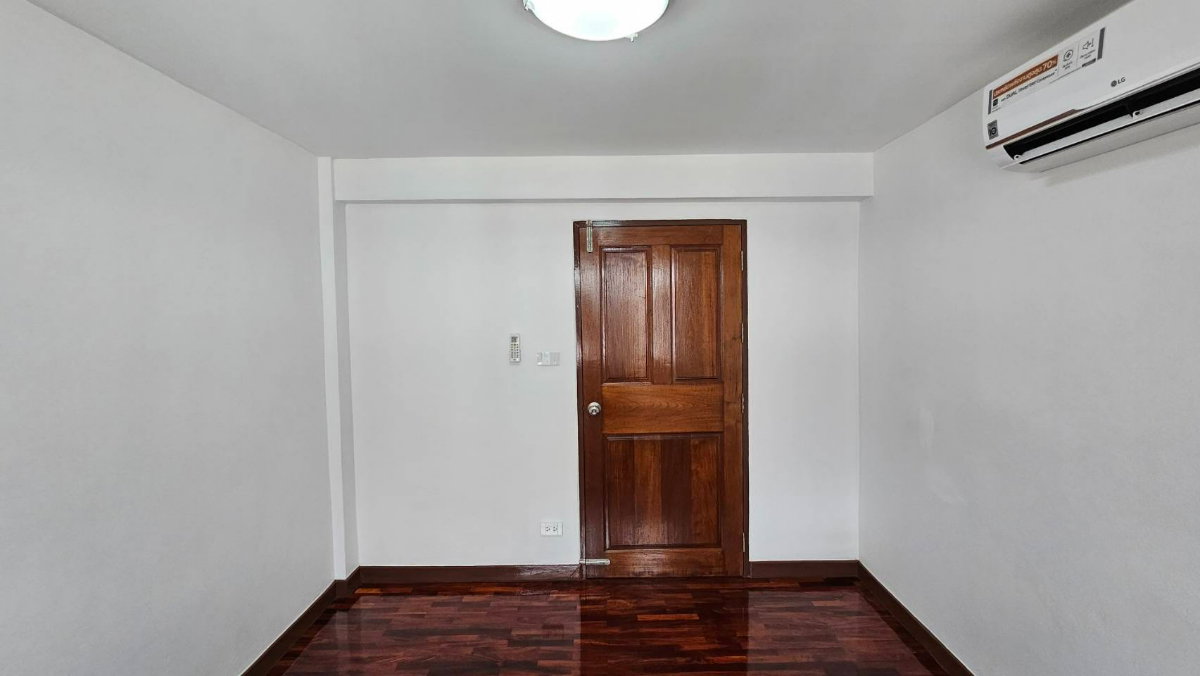 รูป ทาวน์โฮม 3.5 ชั้น ทาวน์อินทาวน์ ใกล้โรงเรียนบดินทร์เดชา - โรงเรียนนานาชาติ เชื่อมต่อเส้นเลียบทางด่วนได้ทันที พร้อมเดินทางไปเอกมัย-ทองหล่อ 🚘 - รูปที่ 22/28