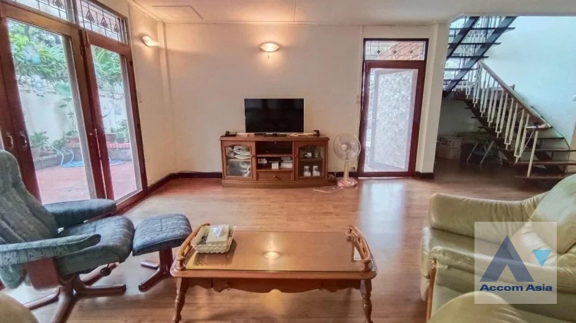 picture 🔼🔽 AccomA 📩 Spacious house with classic charm and greenery in Sathorn (1714115) - 4/20