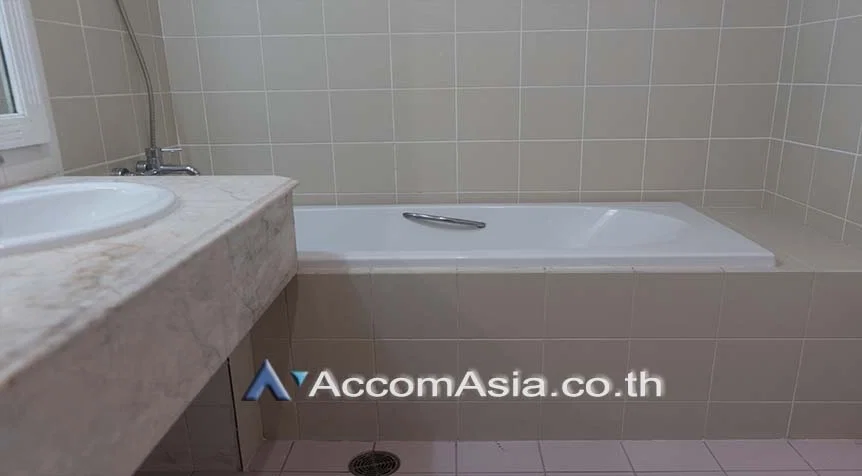รูป 🔼🔽 AccomA 📩 Spacious condo with large balcony at elder building, Promsuk (24443) - รูปที่ 11/12