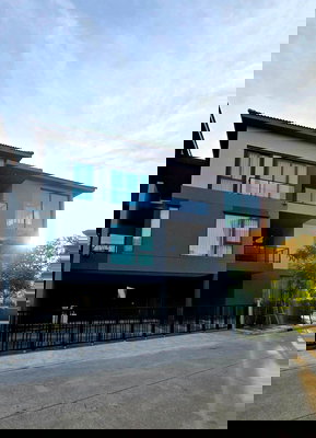 เช่าบ้านเดี่ยว สนามบินสุวรรณภูมิ : U1418 ให้เช่าบ้านเดี่ยว 3 ชั้น หมู่บ้านกลางเมือง เดอะ อิดิชั่น บางนา Baan Klang Muang The Edition Bangna บ้านหรูพร้อมเฟอร์ครบ 