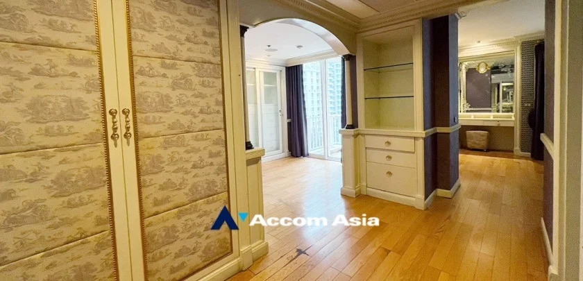 รูป 🔼🔽 AccomA 📩 Luxury condo for sale in Bangkok with spacious open-plan layout and classic built-in design - รูปที่ 18/20