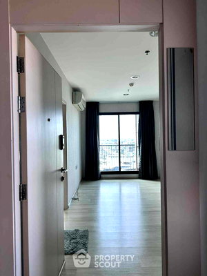 Condos for sale Central Pinklao : 2-BR Condo at Life Pinklao near MRT Bang Yi Khan (ID 2391313)