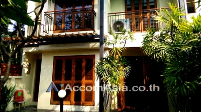 เช่าบ้านเดี่ยว ถนนพหลโยธิน : 🔼🔽 AccomA 📩  2 BR House in Khwaeng Sam Sen Nai (49471)
