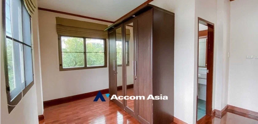 picture 🔼🔽 AccomA 📩  4 BR House in Khlong Toei (5001701) - 6/11