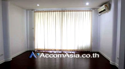 เช่าทาวน์โฮม ถนนเพลินจิต : 🔼🔽 AccomA 📩 Home Office 4 BR Townhouse in Khlong Toei Nuea (AA18310)