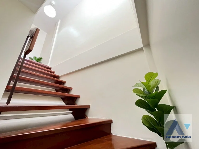 picture 🔼🔽 AccomA 📩 Pet friendly,Home Office 3 BR House in Khlong Tan Nuea (1717086) - 10/20
