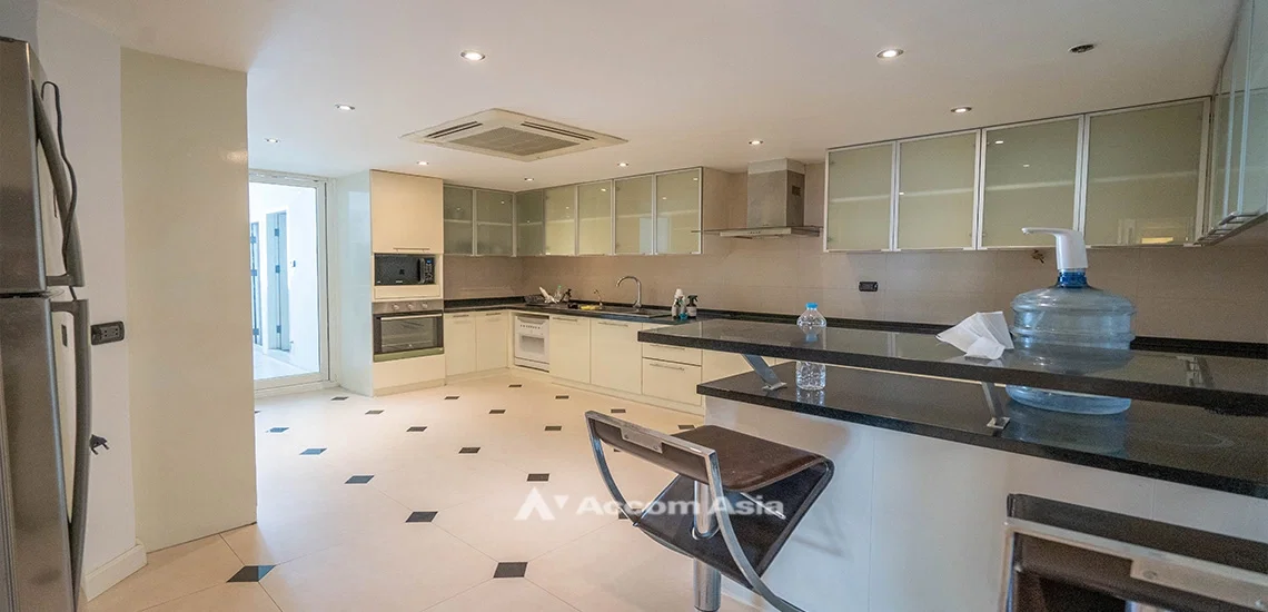 รูป 🔼🔽 AccomA 📩 Modern light-toned condo with open terrace and built-in walk-in closet (21358) - รูปที่ 4/17