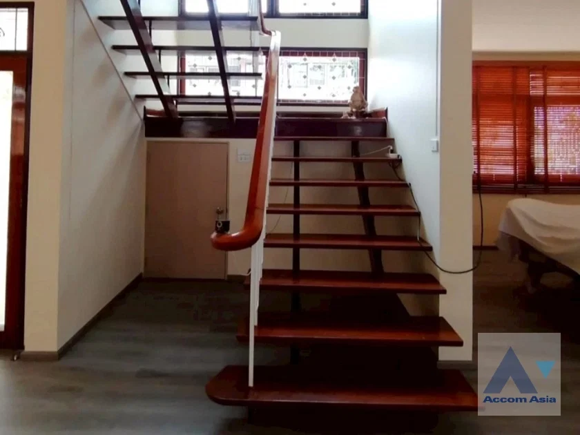 picture 🔼🔽 AccomA 📩 Spacious house with classic charm and greenery in Sathorn (1714115) - 19/20