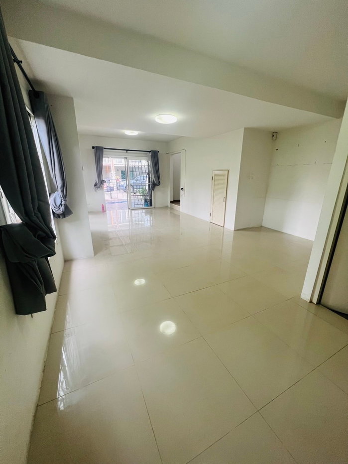 รูป บ้านทาวน์โฮม 2ชั้น หลังริม 53 ตรวา มีพื้นที่ข้างบ้าน - รูปที่ 8/13