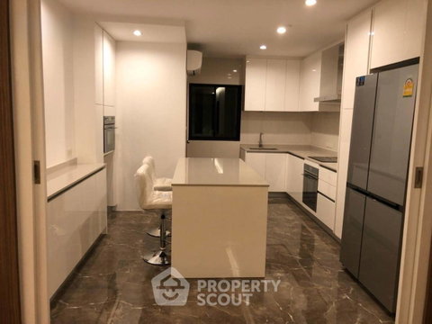 คอนโด 3-ห้องนอน ที่ สาธร การ์เด้นส์ ใกล้ MRT สีลม (ID 2632667)