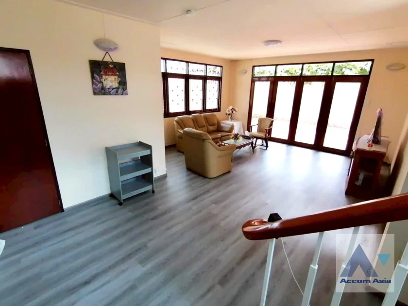 picture 🔼🔽 AccomA 📩 Spacious house with classic charm and greenery in Sathorn (1714115) - 18/20