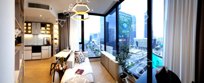Condos for rent : 🚅 2-Bedroom Unit Available 📣 Located at Ashton Asoke–Rama 9 Convenient transportation 🚆 Easy access via MRT Rama 9 Station
