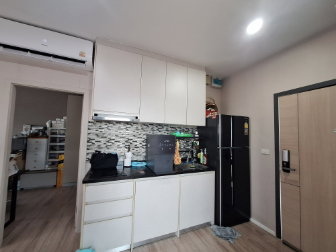 รูป 📢 ขายด่วน! คอนโด Amber Tiwanon Condominium ห้องแปลนพิเศษ ระเบียงกว้าง 💰 ราคาเพียง 3.90 ล้านบาท (ค่าโอนคนละครึ่ง) - รูปที่ 4/14