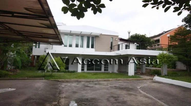 picture 🔼🔽 AccomA 📩 Spacious City Home with Pool and Multipurpose Rooms (1917251) - 9/9