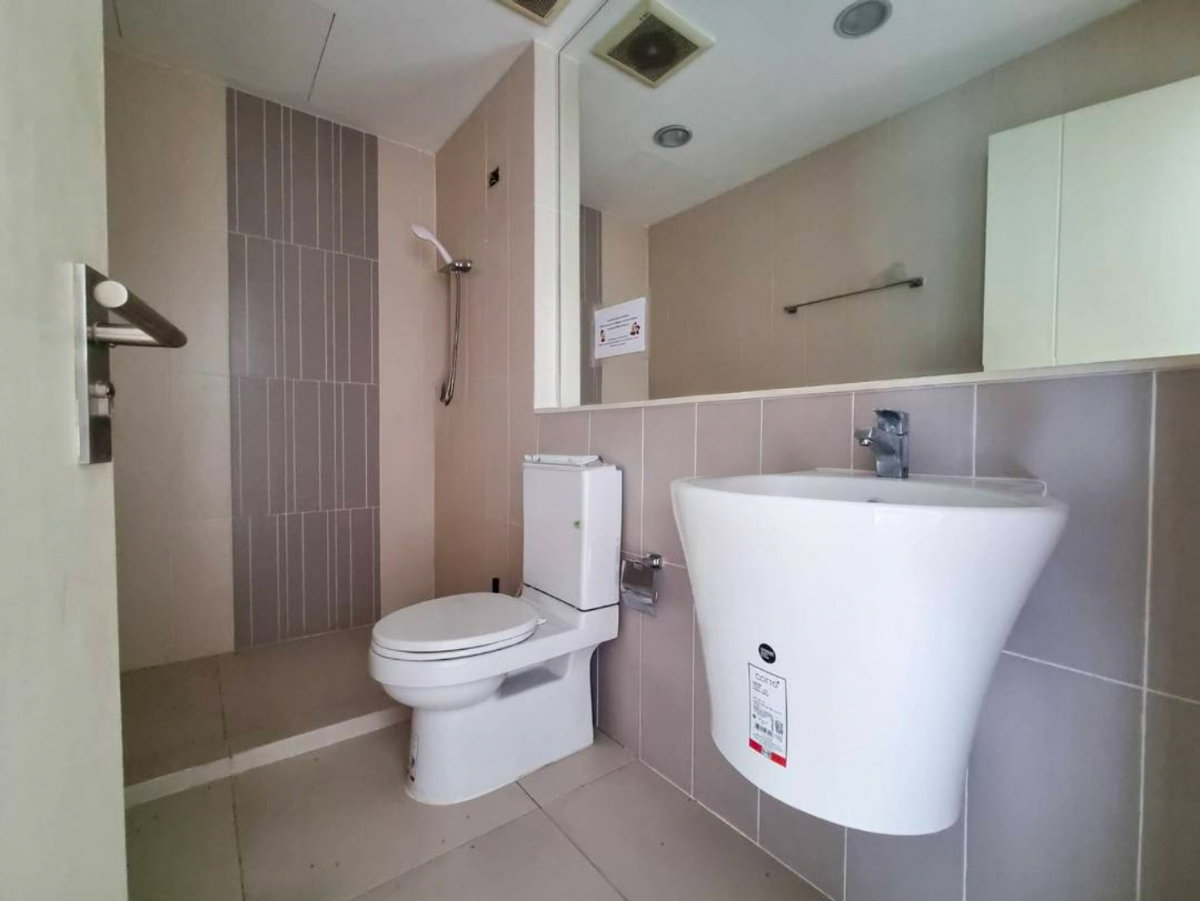 รูป ทาวน์โฮมให้เช่าใกล้ MRT สีส้ม รามคำแหง เชื่อมต่อได้ทั้งเส้น เลียบทางด่วน - รามคำแหง - พระราม 9 🚘 - รูปที่ 7/10