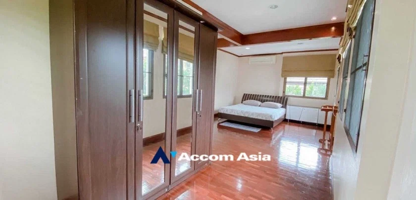picture 🔼🔽 AccomA 📩  4 BR House in Khlong Toei (5001701) - 7/11