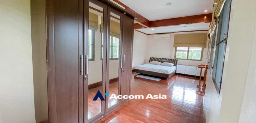 picture 🔼🔽 AccomA 📩  4 BR House in Khlong Toei (5001701) - 5/11