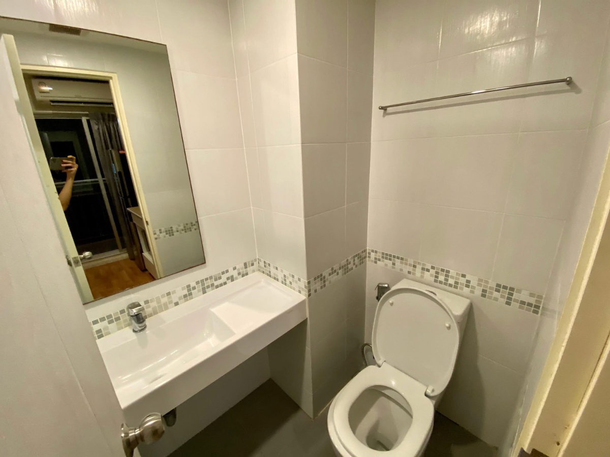 รูป ด่วนรีบจองเลย ‼️ ให้เช่า Lumpini Place Rama 4-รัชดาภิเษก 🔥 เฟอร์ครบจัดเต็ม+มีเครื่องซักผ้า📍 พร้อมให้เข้าอยู่  ( ตอบแชทและรับสายไวมาก ) - รูปที่ 4/7