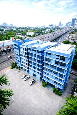 สำนักงานให้เช่า : ศูนย์วิจัย ใกล้ MRT วัดพระราม 9 300 ม.900 ตร.ม.ทำเลพระราม 9 ใกล้ทางด่วน อาคารสำนักงาน 6 ชั้น 6 นอน 6 น้ำ