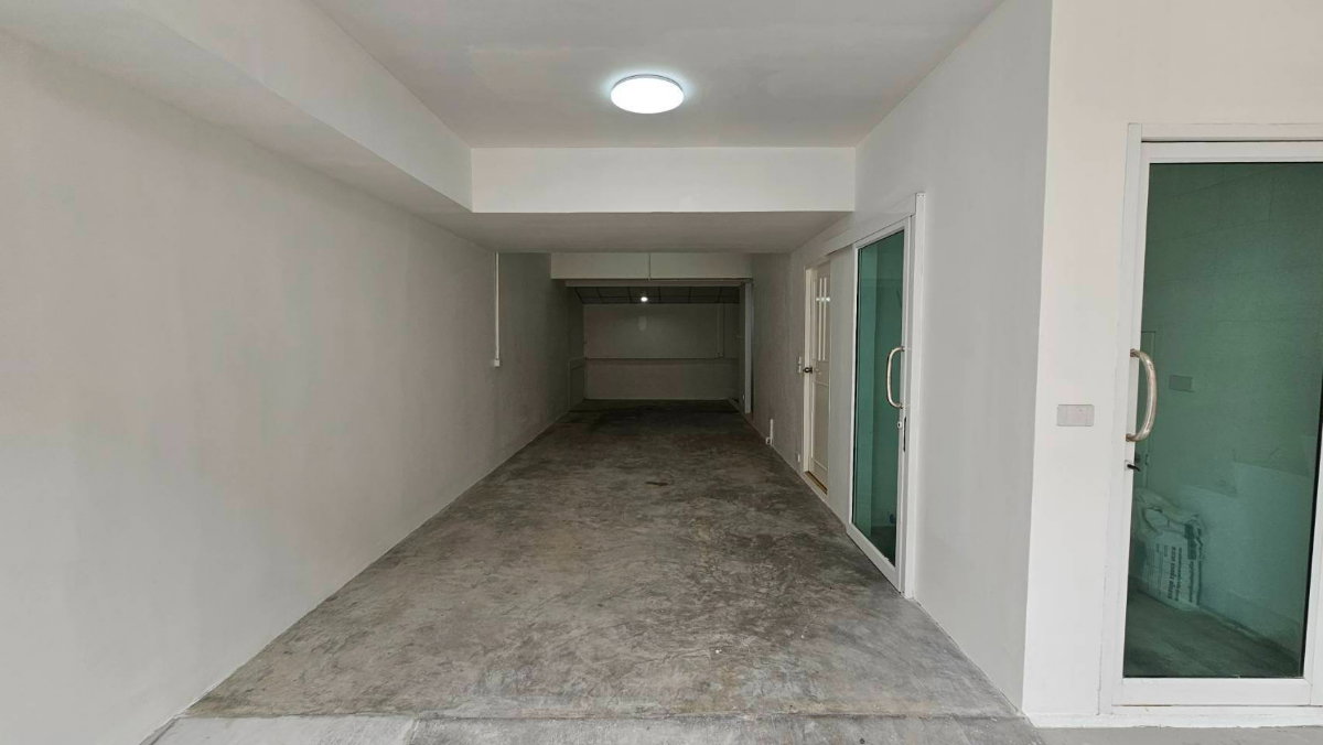 รูป ทาวน์โฮม 3.5 ชั้น ทาวน์อินทาวน์ ใกล้โรงเรียนบดินทร์เดชา - โรงเรียนนานาชาติ เชื่อมต่อเส้นเลียบทางด่วนได้ทันที พร้อมเดินทางไปเอกมัย-ทองหล่อ 🚘 - รูปที่ 3/28