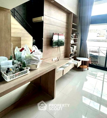 Condos for sale : 1-BR Condo at L Loft Ratchada 19 near MRT Ratchadaphisek (ID 2744539)