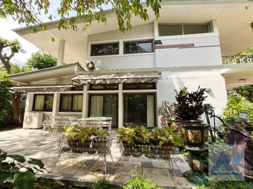 รูป 🔼🔽 AccomA 📩  Split-Level Modern-Vintage Home with Lawn and Mature Trees  (AA42371) - รูปที่ 3/20
