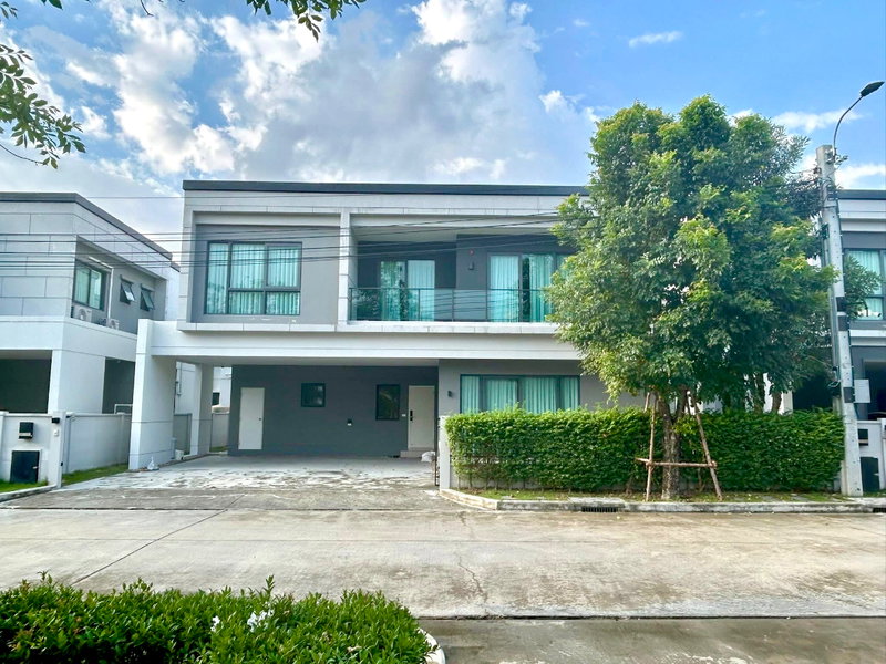 Houses for rent : Single house for rent in front of the garden 🌳🏡 in front of Clubhouse  📍CENTRO BANGNA