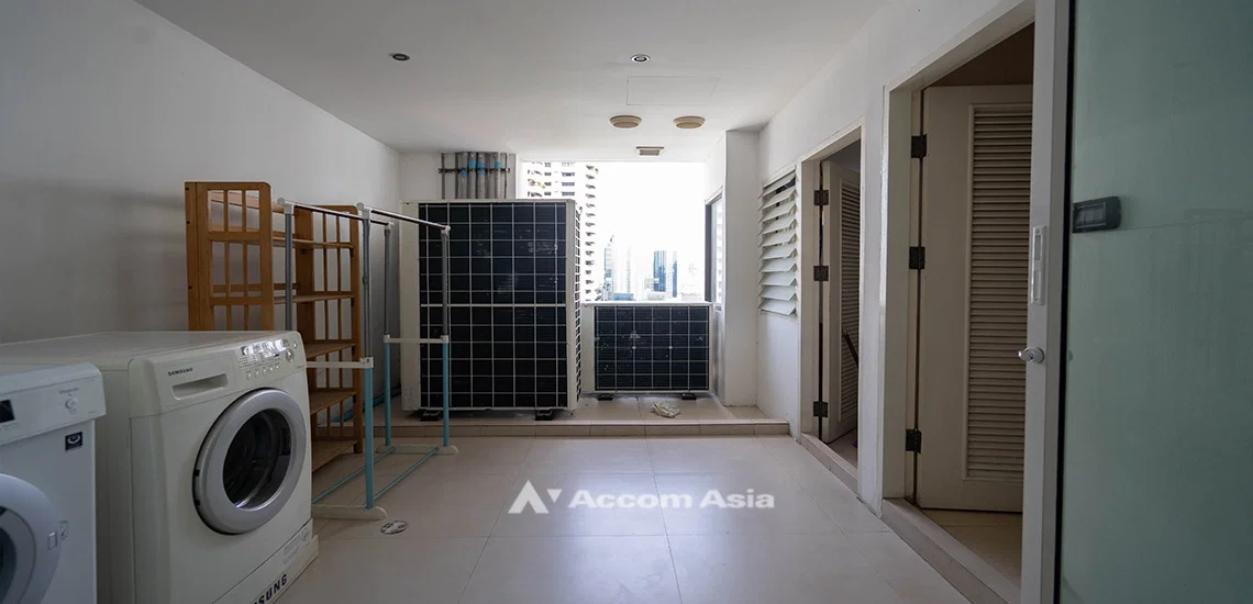 รูป 🔼🔽 AccomA 📩 Modern light-toned condo with open terrace and built-in walk-in closet (21358) - รูปที่ 6/17