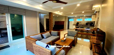 เช่าทาวน์โฮม ม.กรุงเทพ กล้วยน้ำไท : 🔼🔽 AccomA 📩 Warm-toned townhouse with multiple living areas and natural beach concept (AA19225)