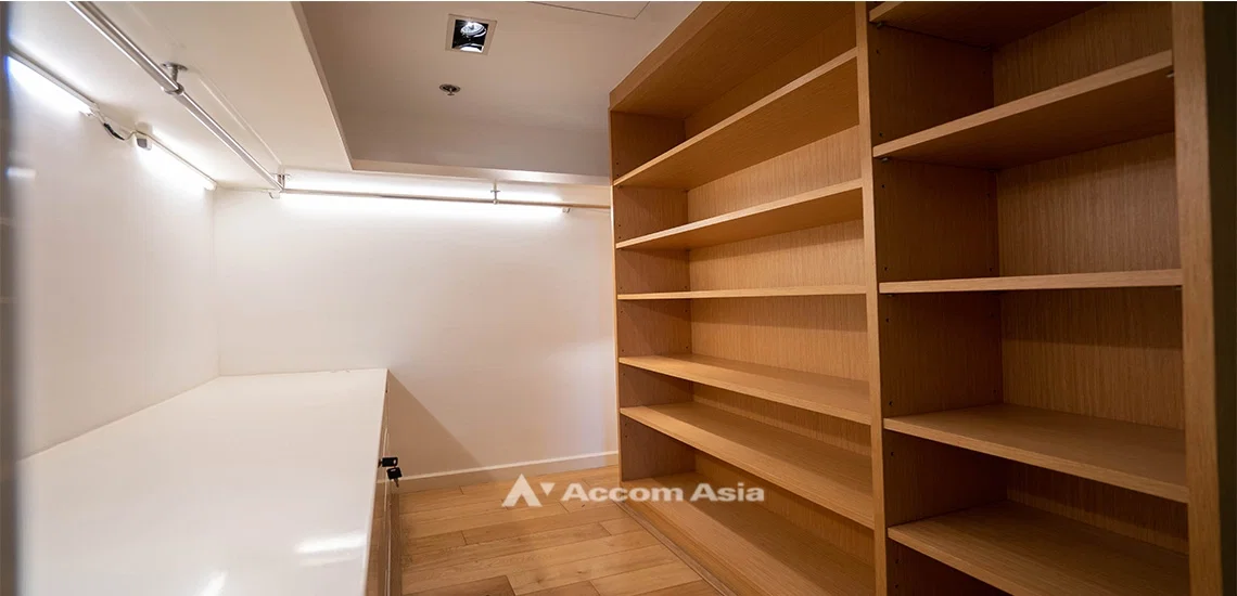 รูป 🔼🔽 AccomA 📩 Modern light-toned condo with open terrace and built-in walk-in closet (21358) - รูปที่ 13/17