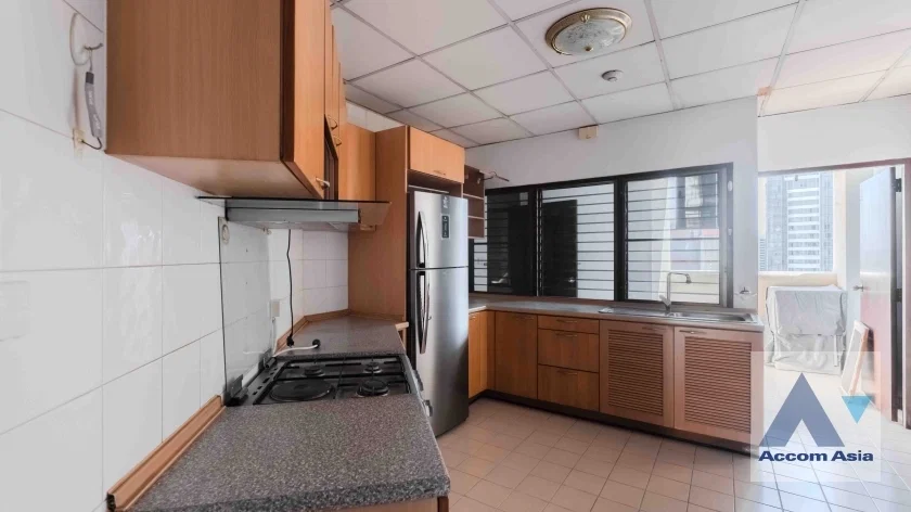 รูป 🔼🔽 AccomA 📩 Bright condominium with curved windows and open-plan living in Sukhumvit (24409) - รูปที่ 9/20